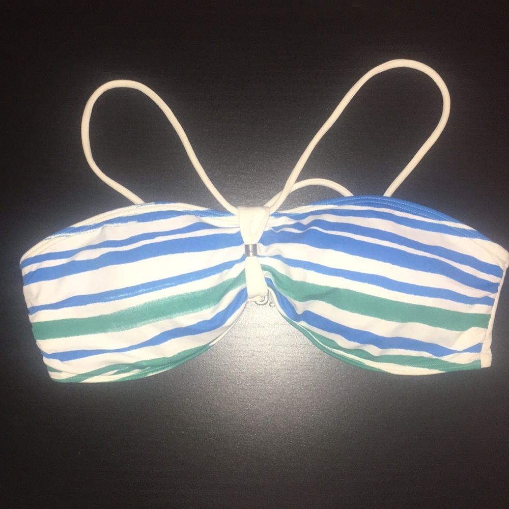 NWT Hollister bathing suit top!